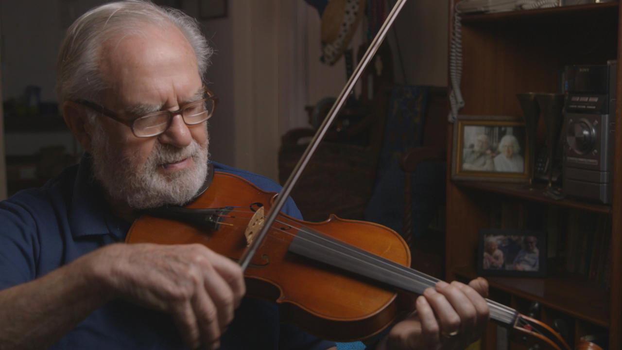 Joe's Violin 2016 movie scene