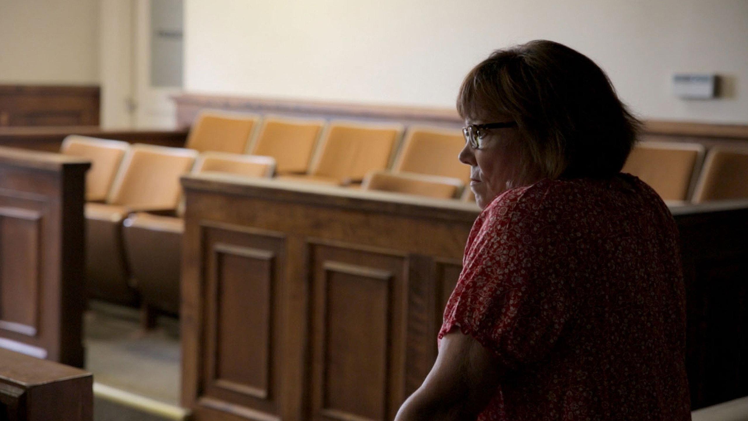 Lindy Lou, Juror Number 2 2017 movie scene