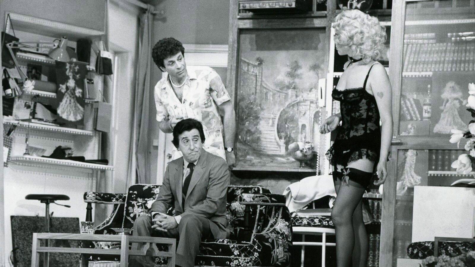 Pauvre France 1982 movie scene