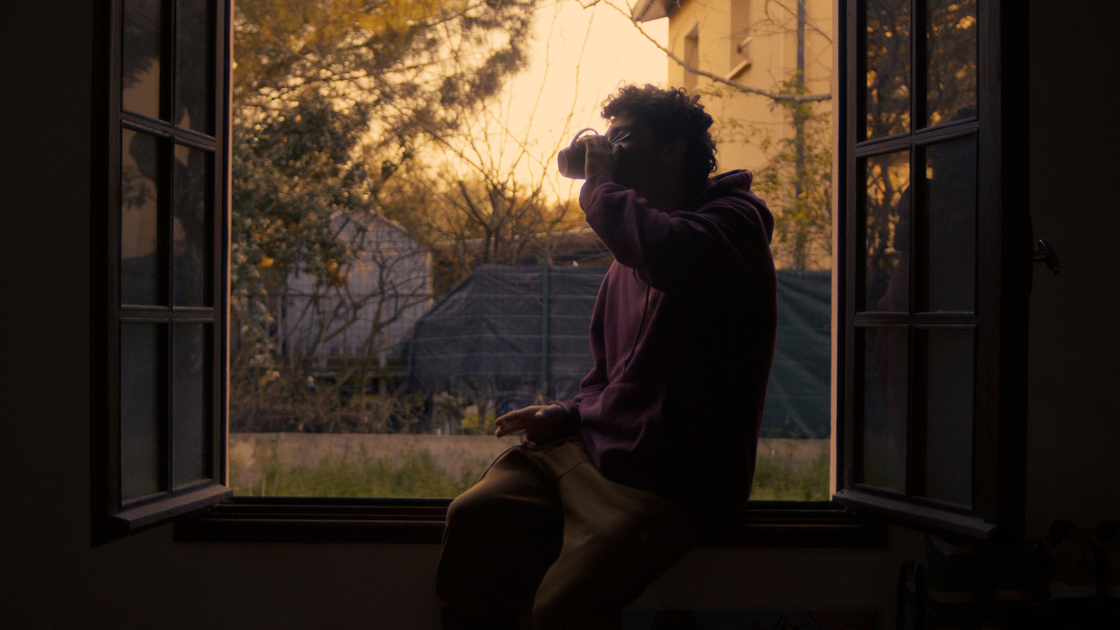 Through his eyes : Portrait d'un jeune photographe 2024 movie scene