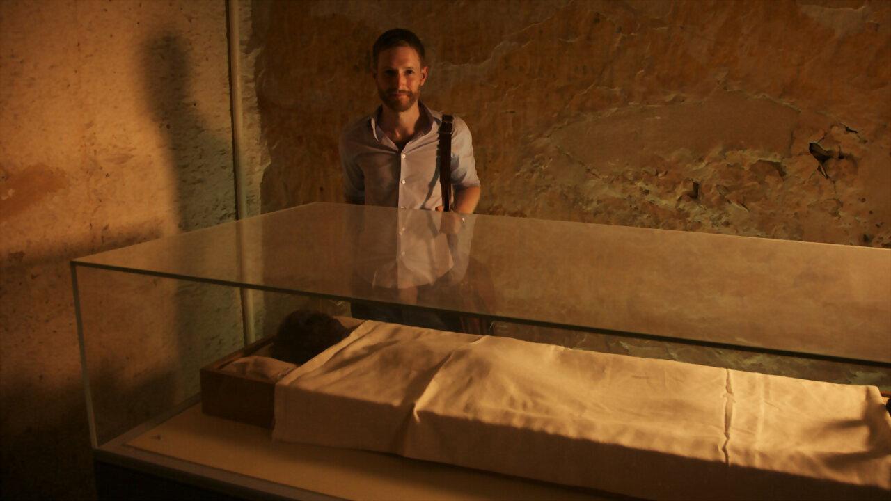 Tutankhamun: The Mystery of the Burnt Mummy 2013 movie scene