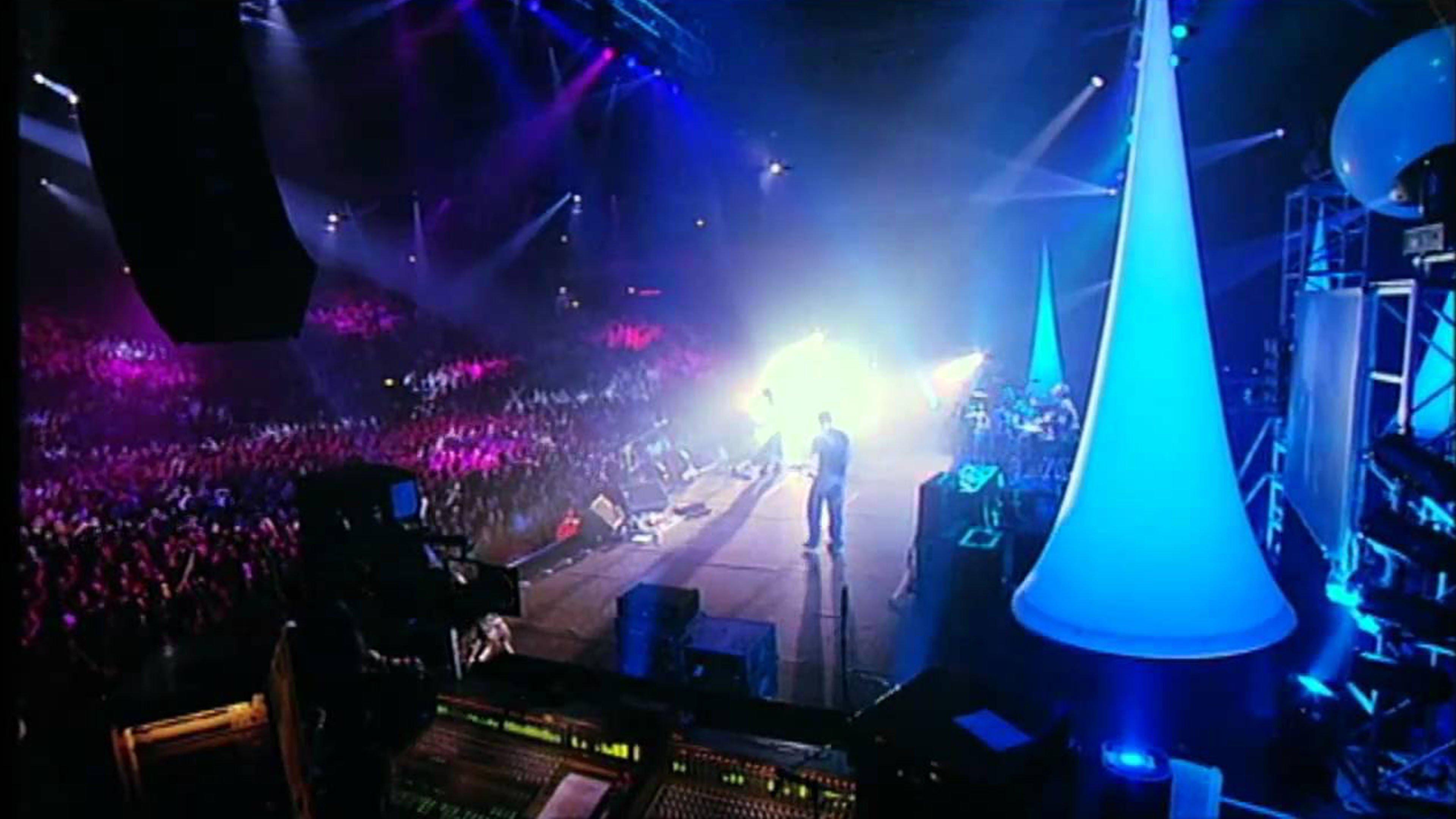 Muse: Hullabaloo - Live At Le Zenith - Paris 2002 movie scene