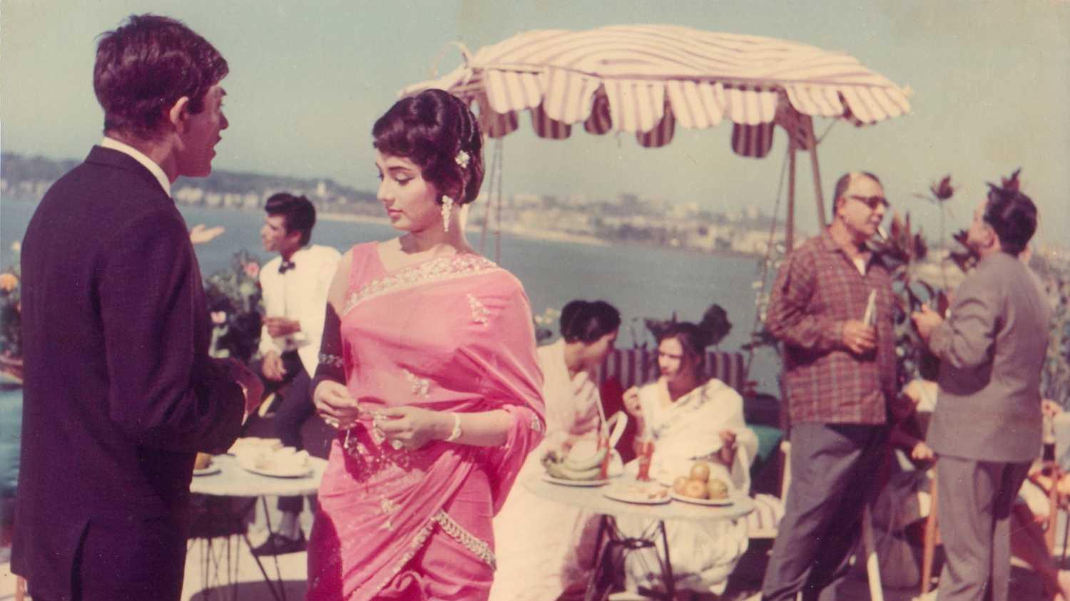 Waqt 1965 movie scene