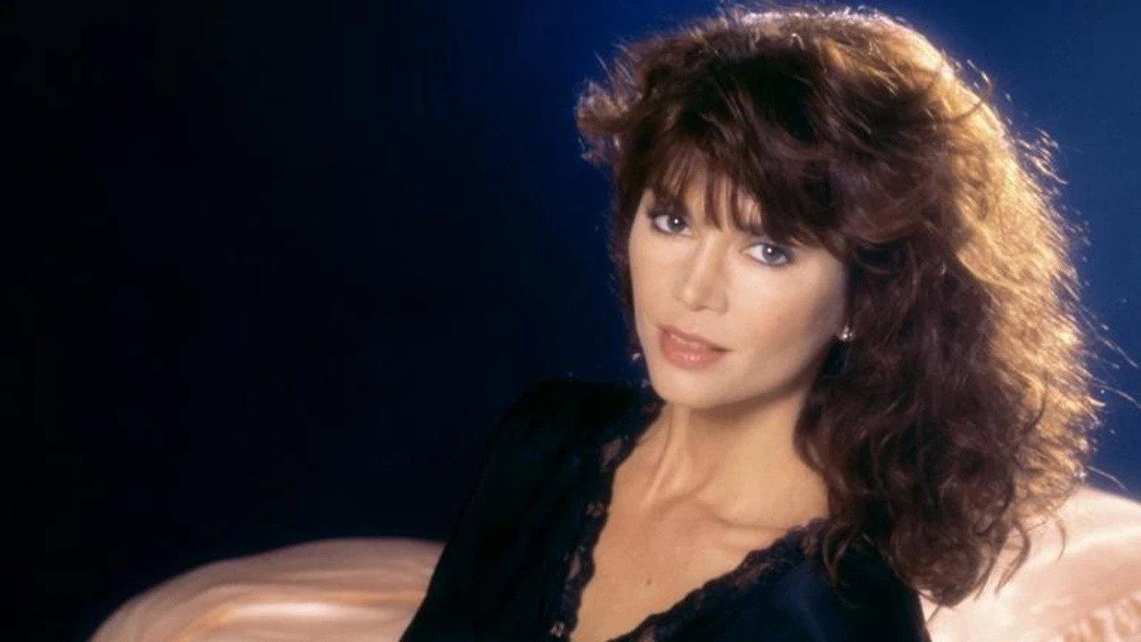 Mistress 1987 movie scene