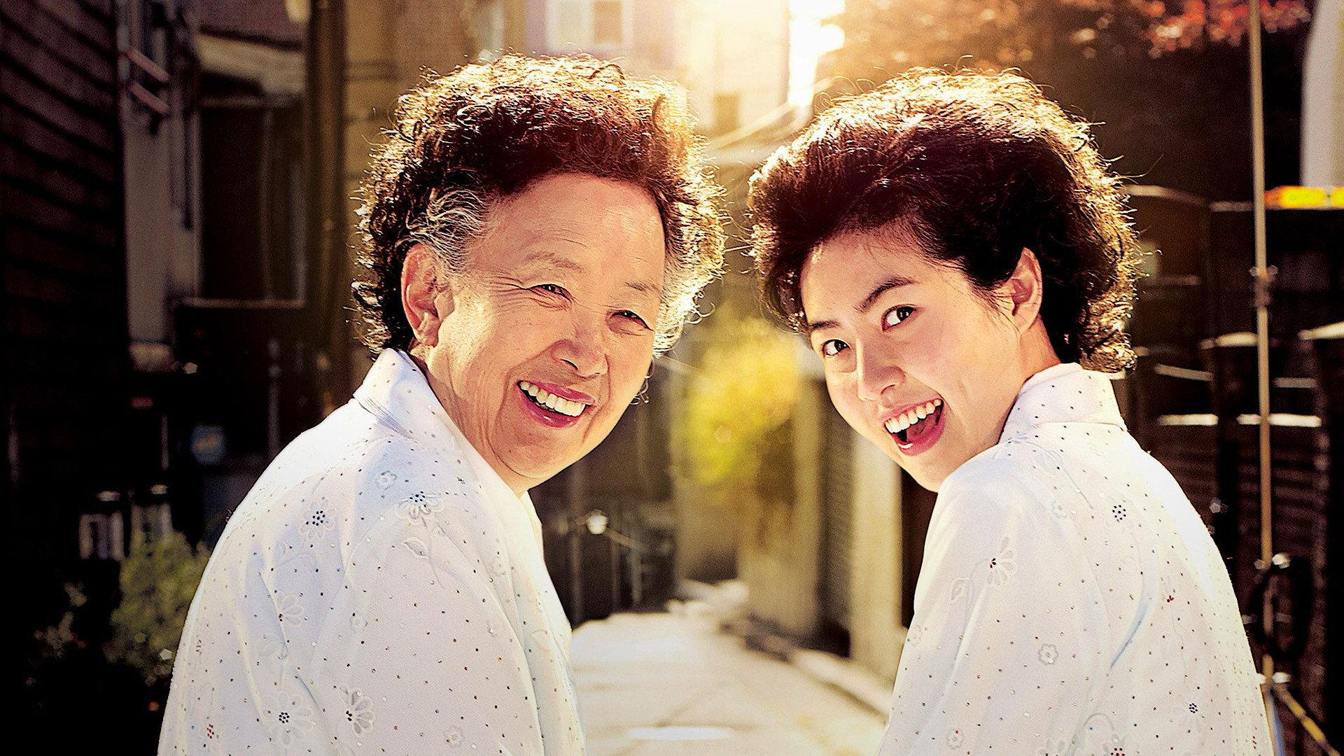 Miss Granny 2014 movie scene