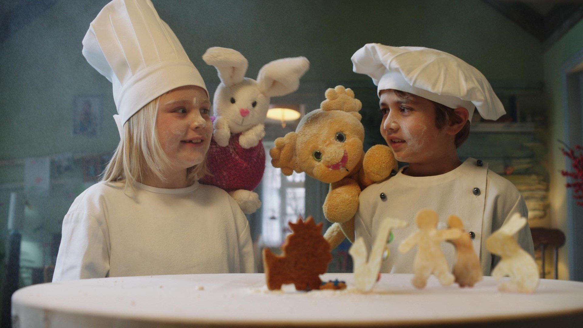 Casper and Emma's Wonderful Christmas 2014 movie scene
