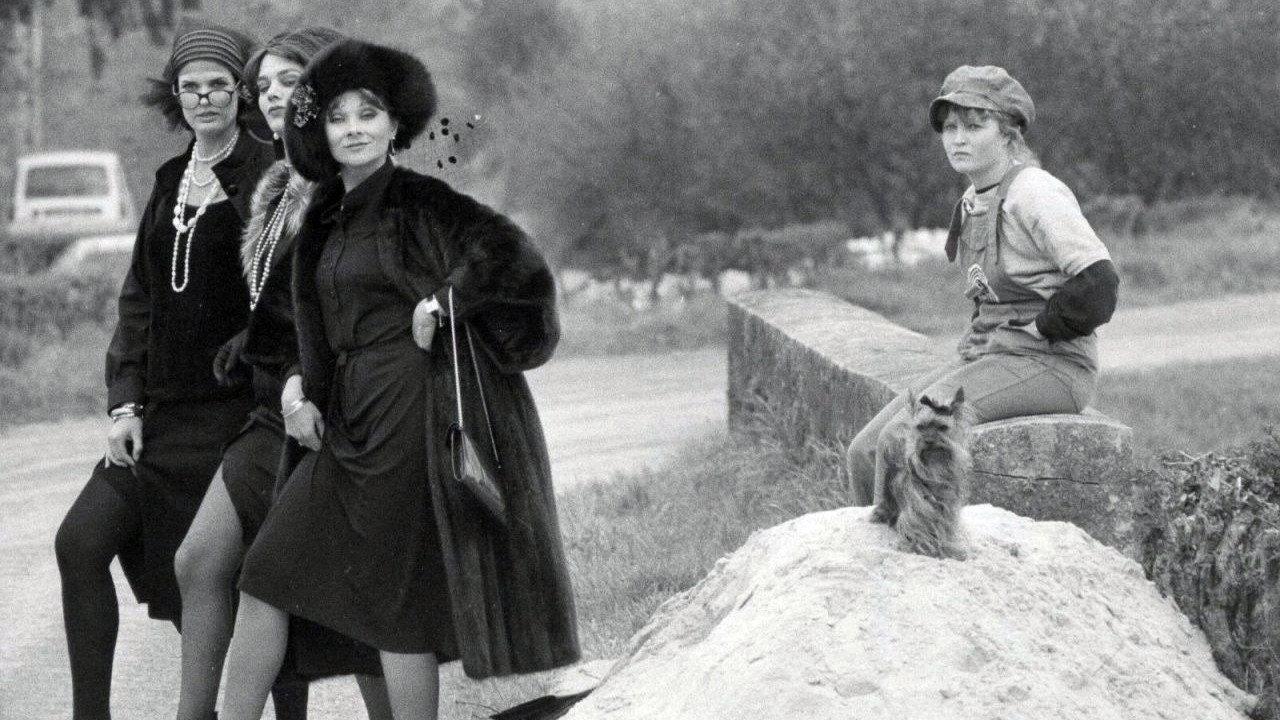 Emmenez-moi au Ritz 1977 movie scene