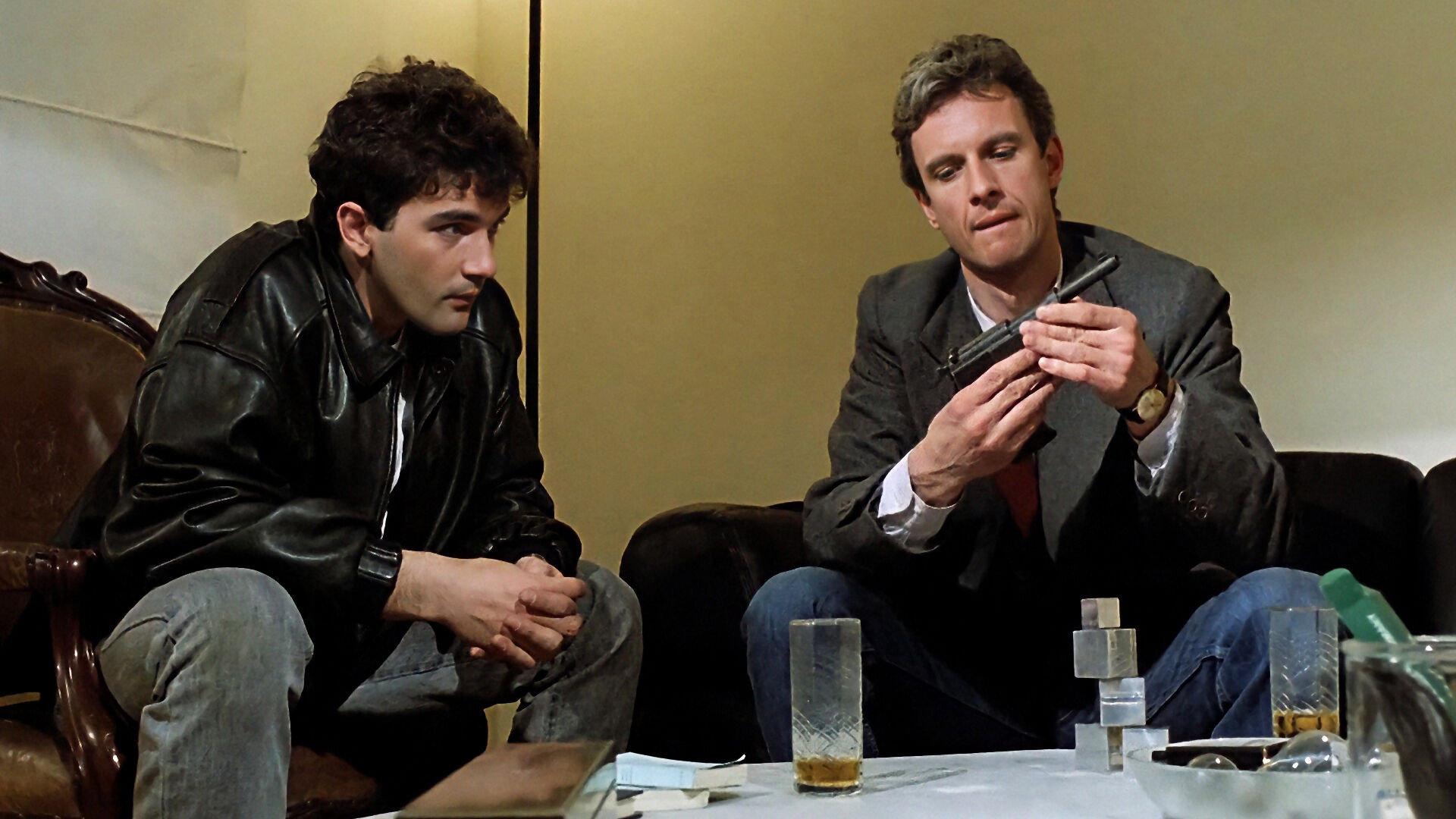 El placer de matar 1988 movie scene