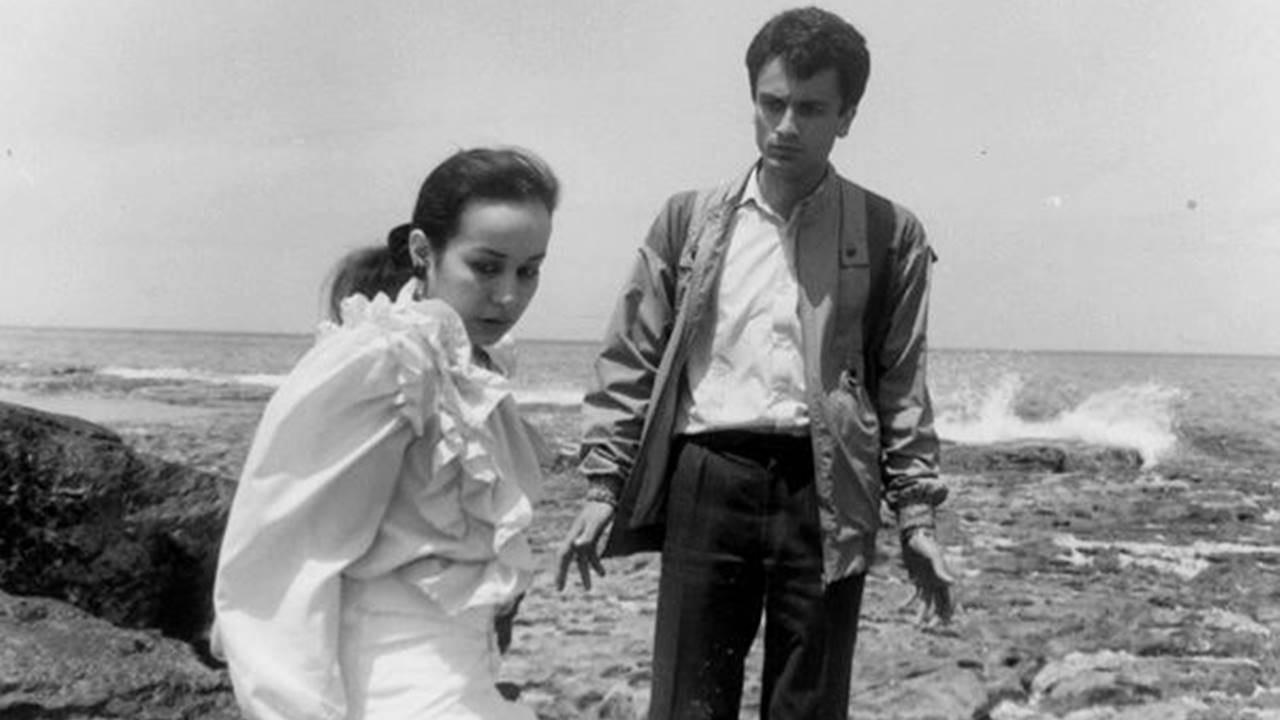 Etiraf 1992 movie scene