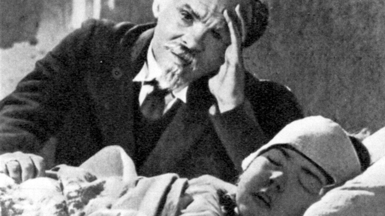 The Taras Family 1945 movie scene