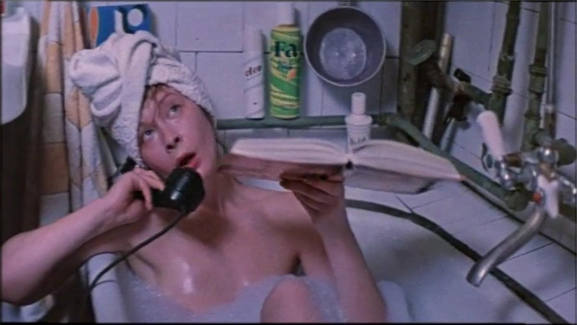 Foam 1979 movie scene