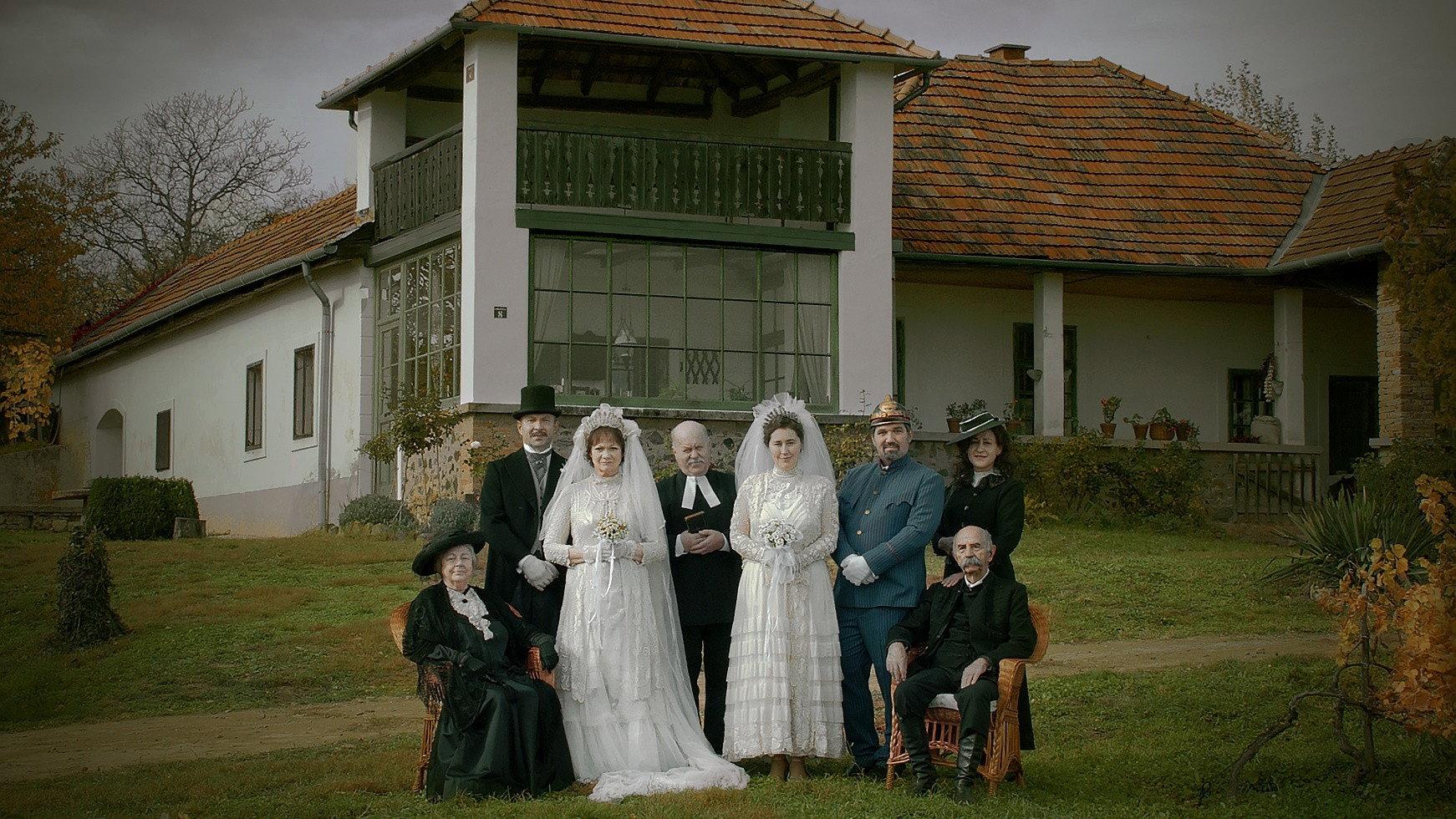 Mom and Other Loonies in the Family 2015 movie scene
