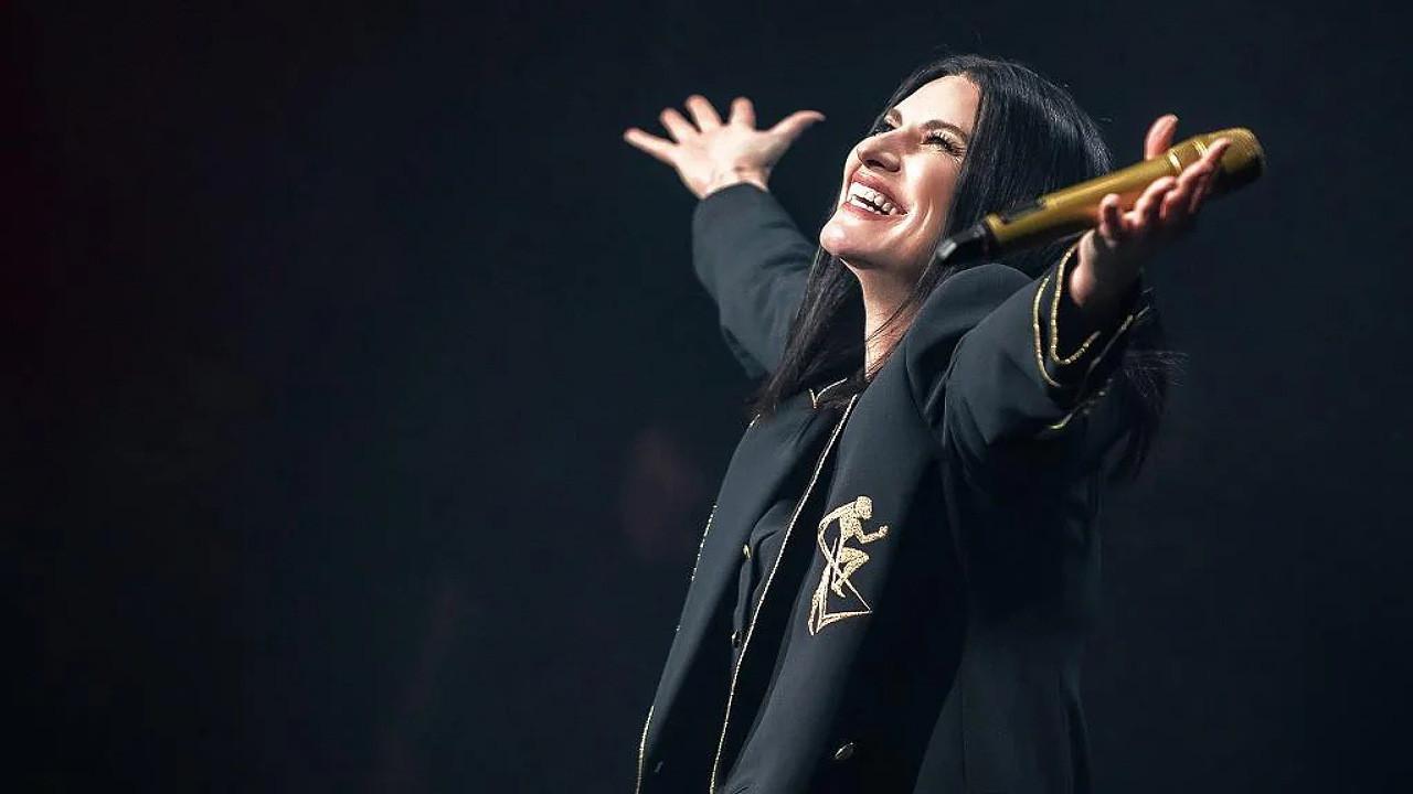 Laura Pausini - Laura 30 2023 movie scene
