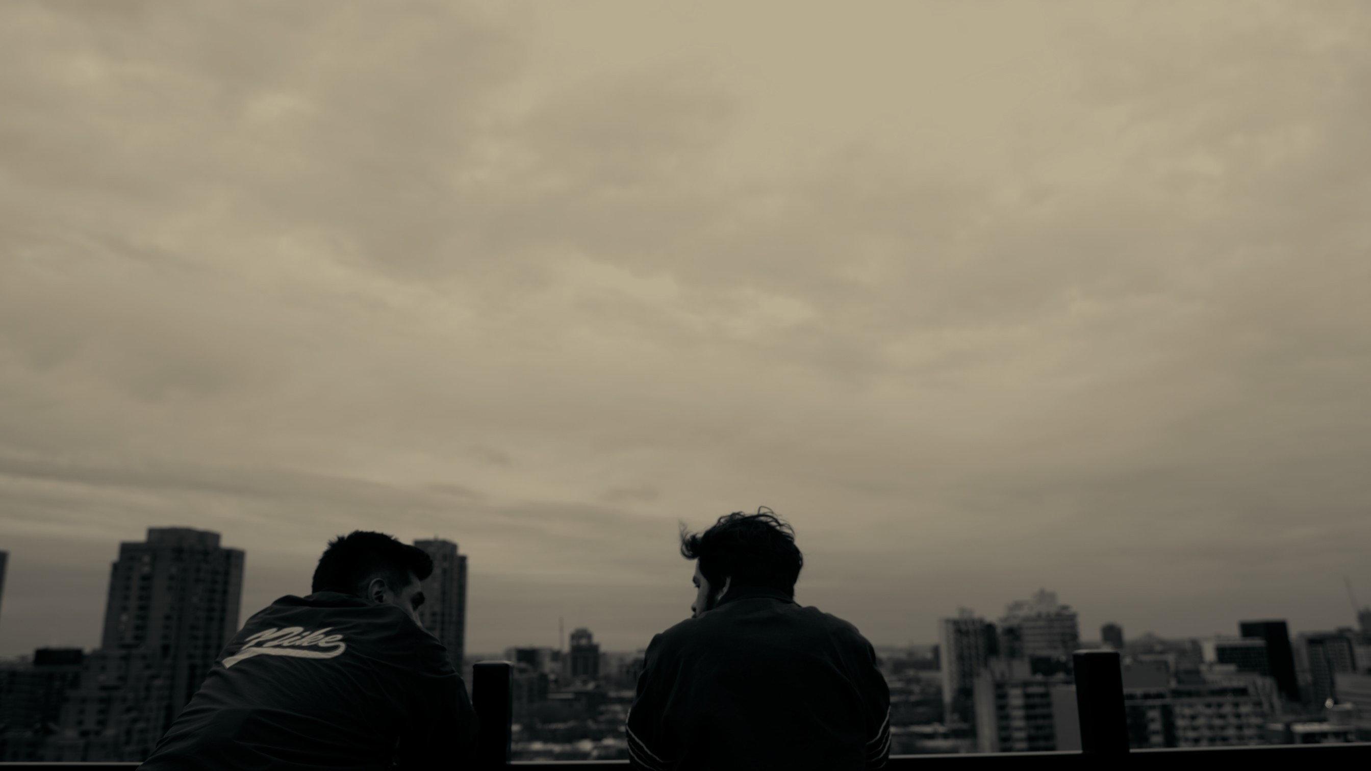 Los Hombres No Lloran 2026 movie scene