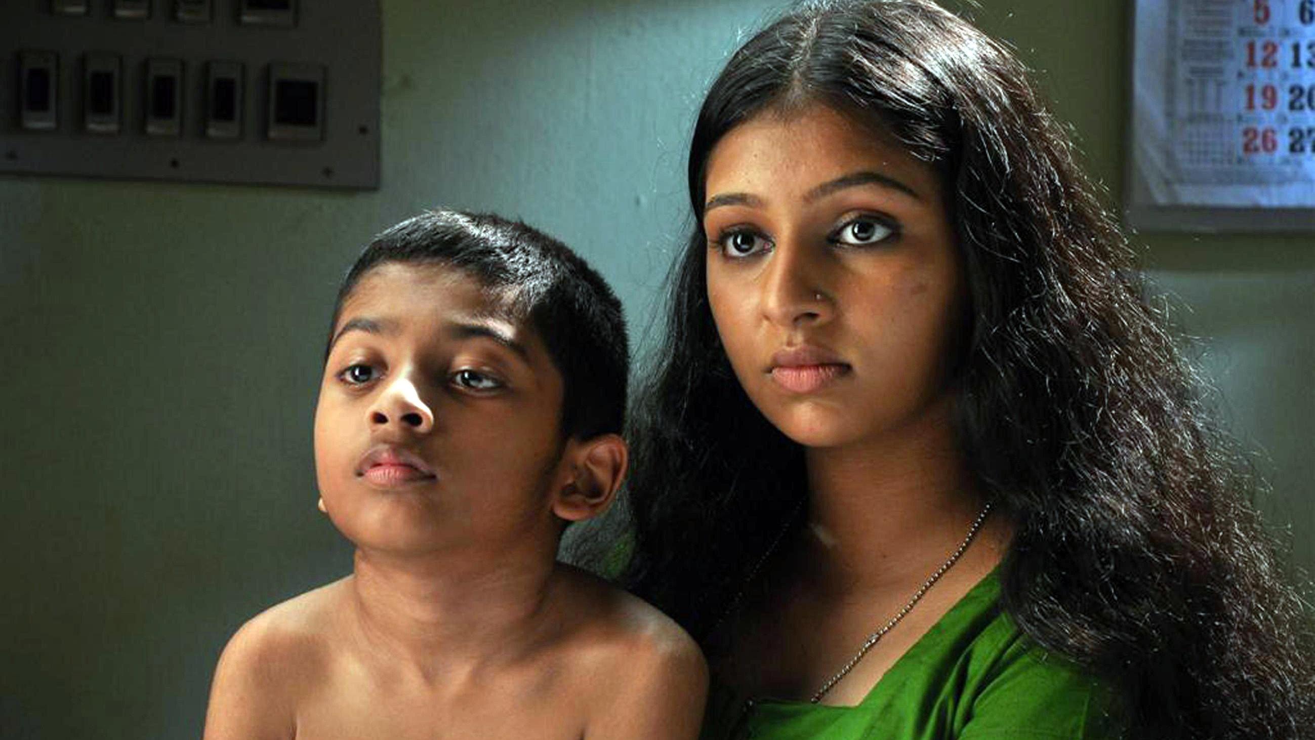 Raghuvinte Swantham Raziya 2011 movie scene