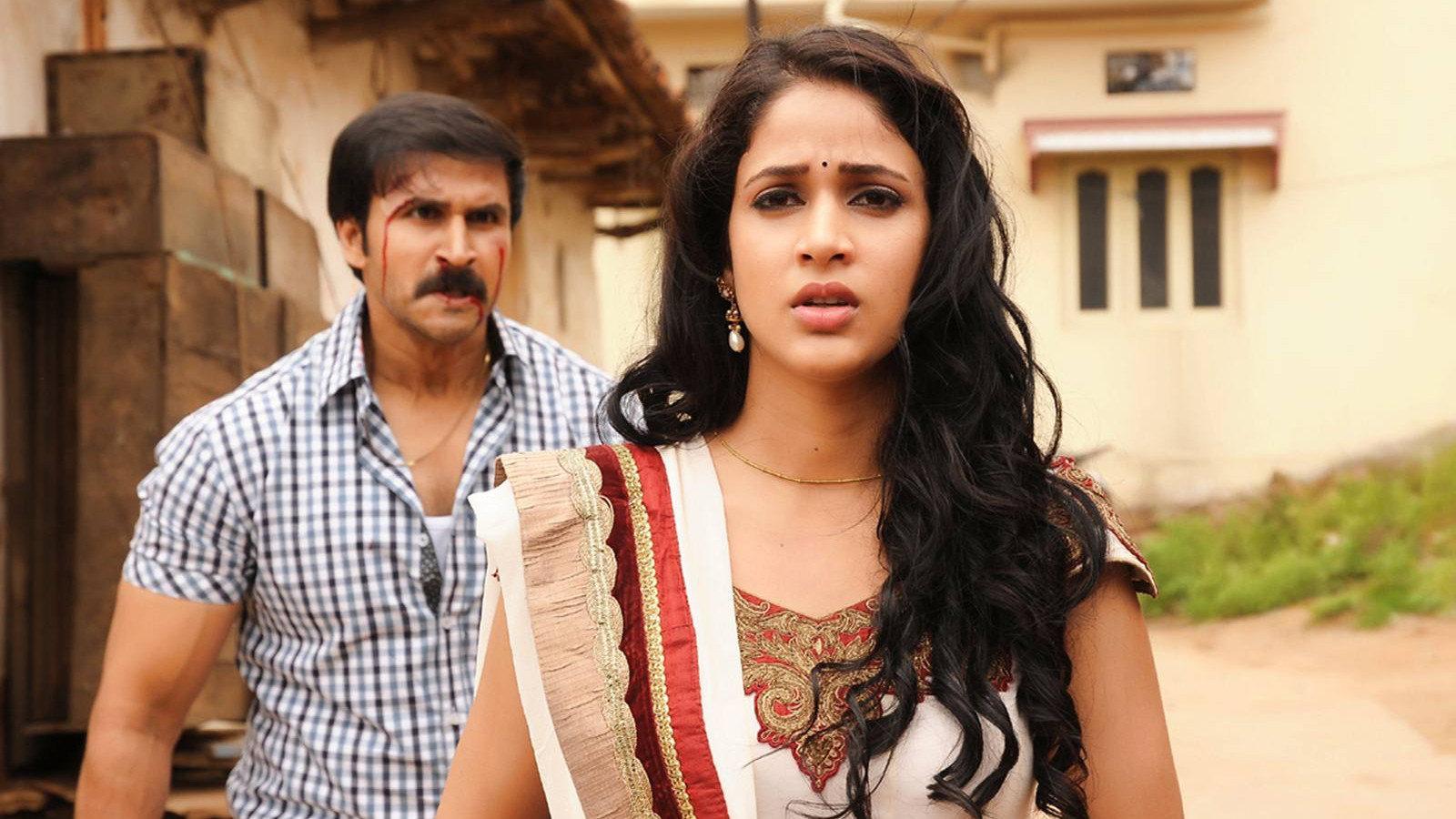 Doosukeltha 2013 movie scene