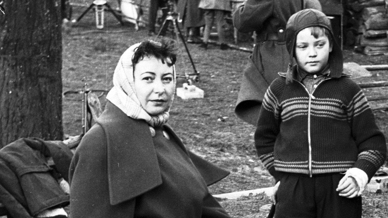 Silent Traces 1961 movie scene