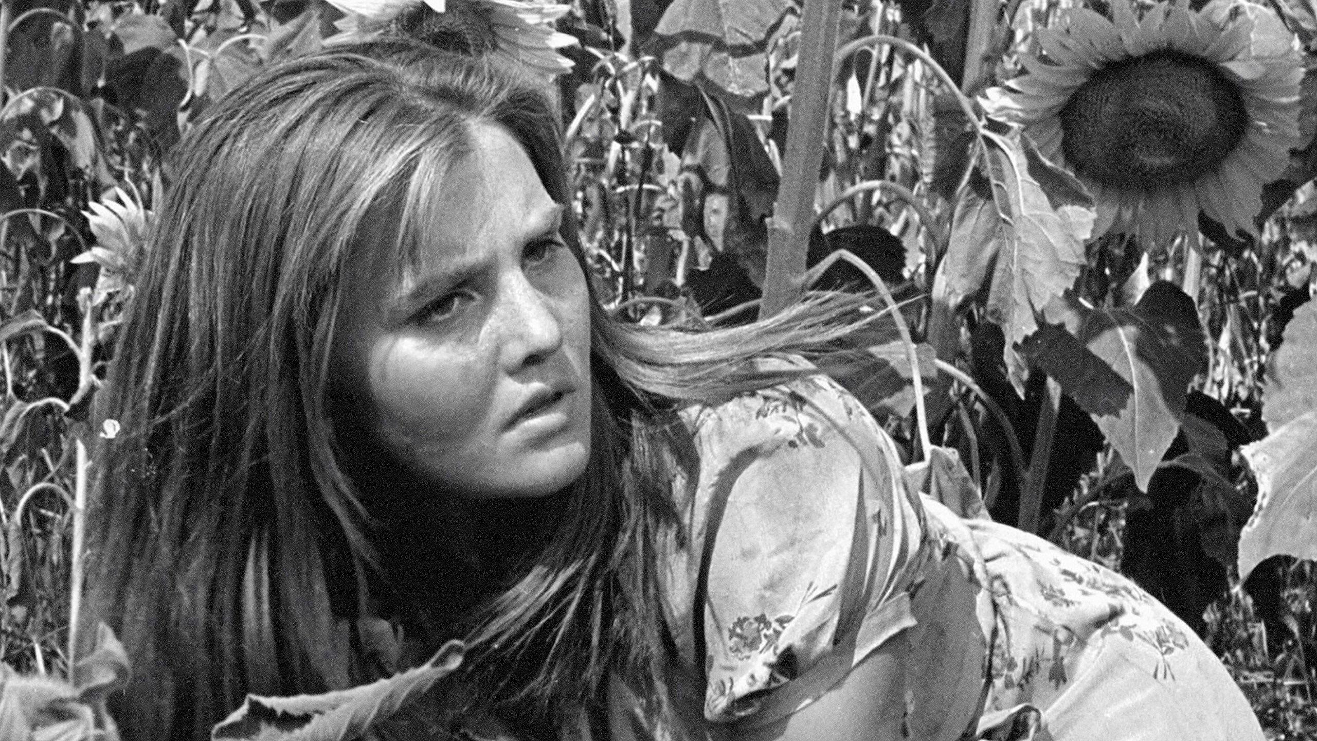 Attack and Retreat 1964 movie scene