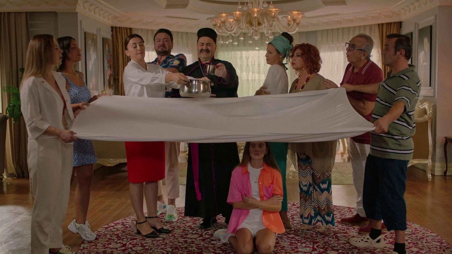 Kutsal Damacana 4 2023 movie scene