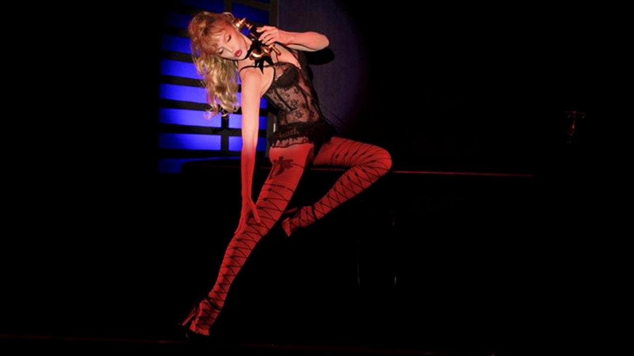 Arielle Dombasle au Crazy Horse 2007 movie scene