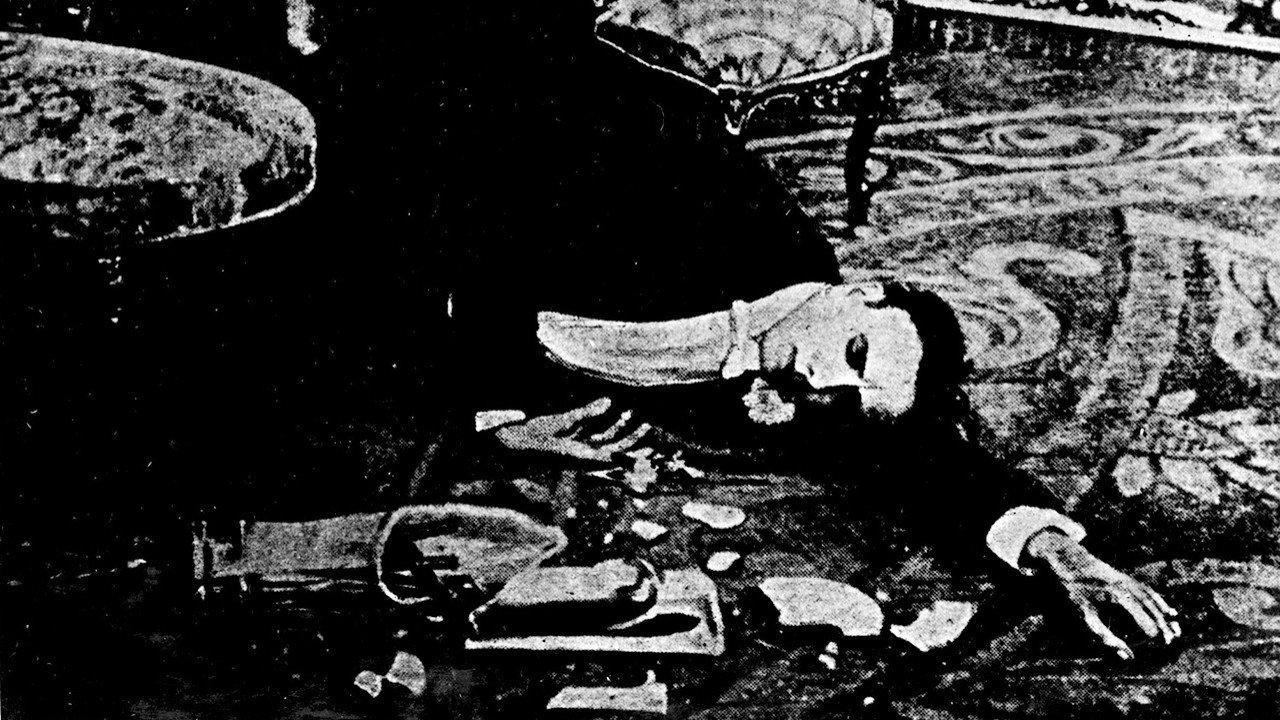 The Broken Vase 1913 movie scene