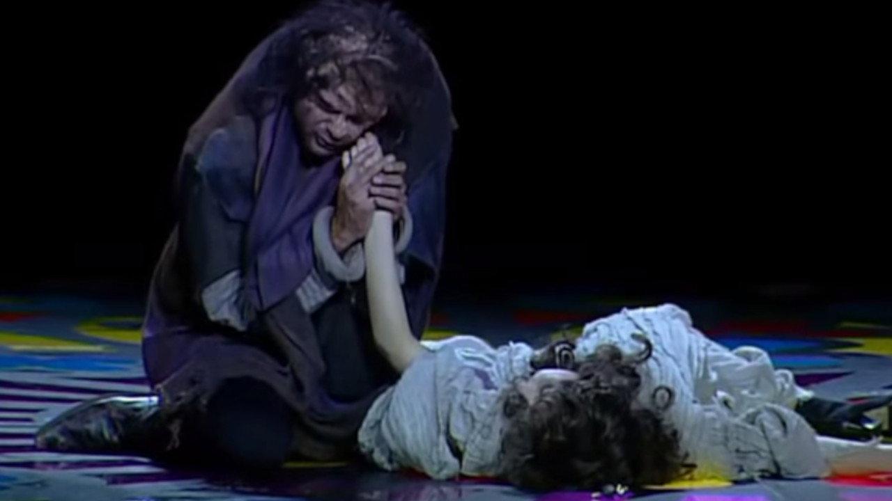 Notre-Dame de Paris 1997 movie scene