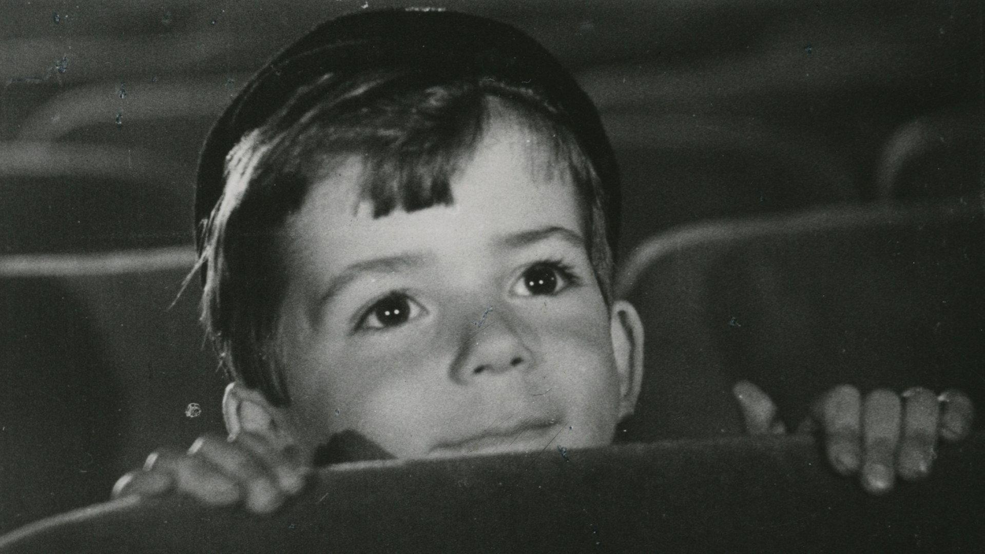 Palle Alone in the World 1949 movie scene