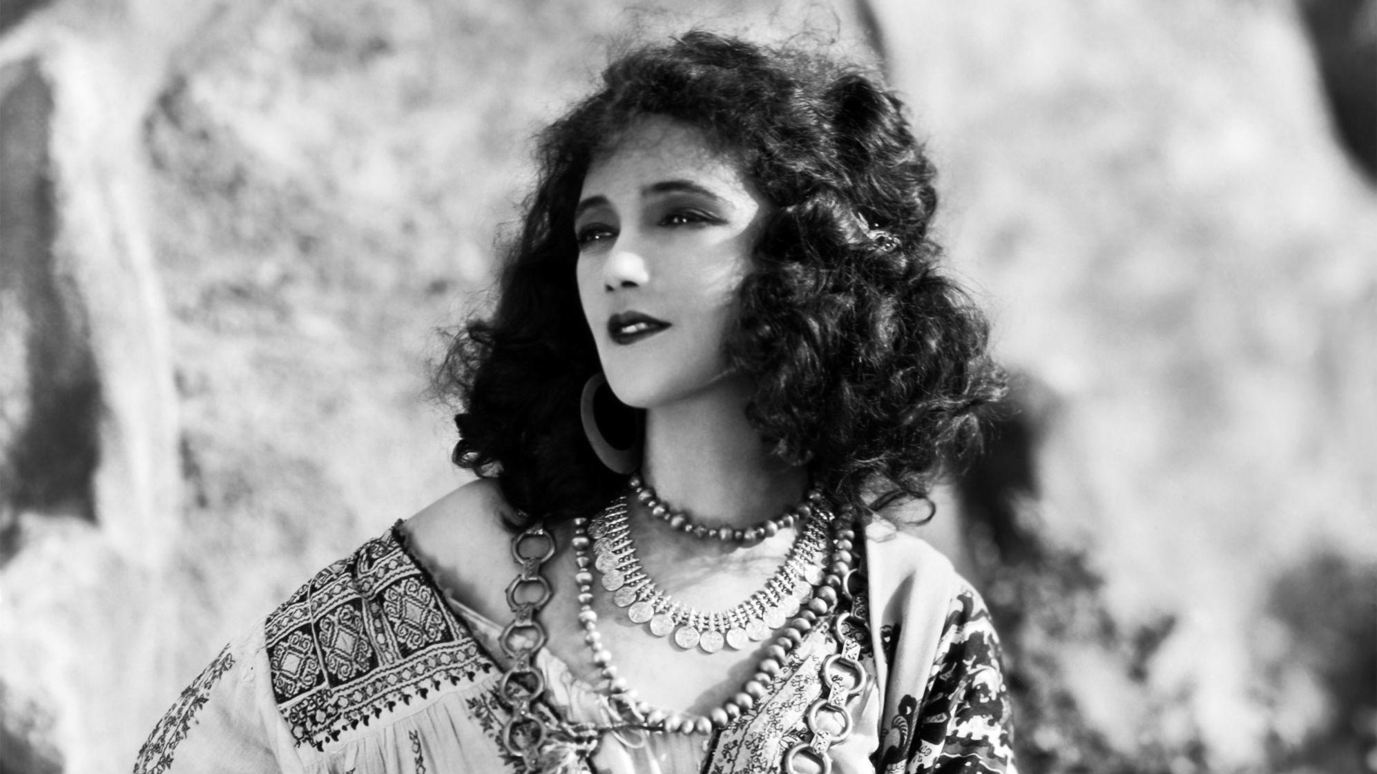 The Road to Yesterday 1925 movie scene