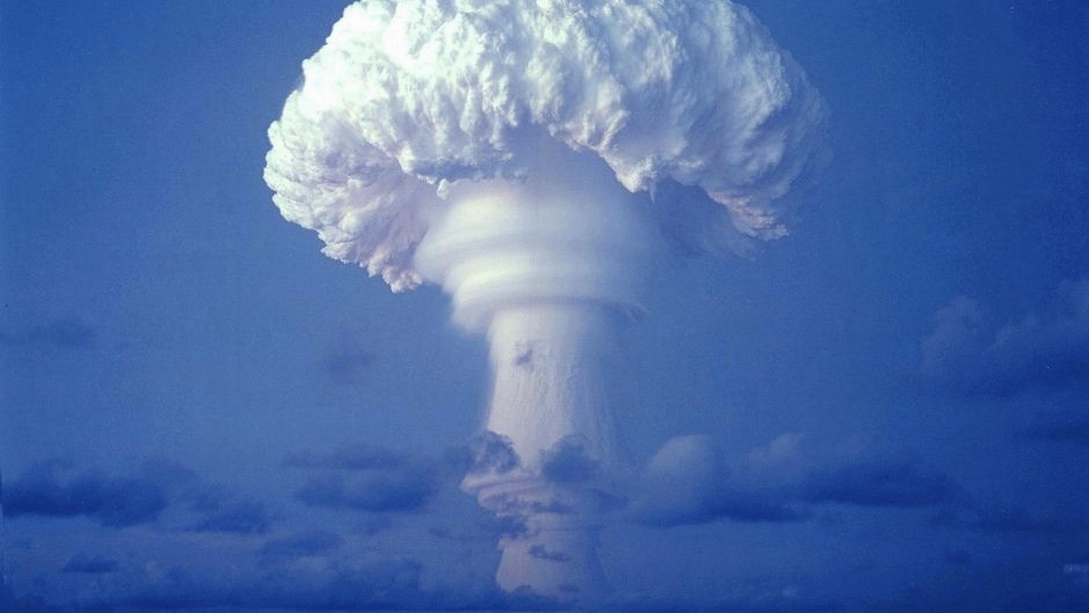 The Bomb 2015 movie scene