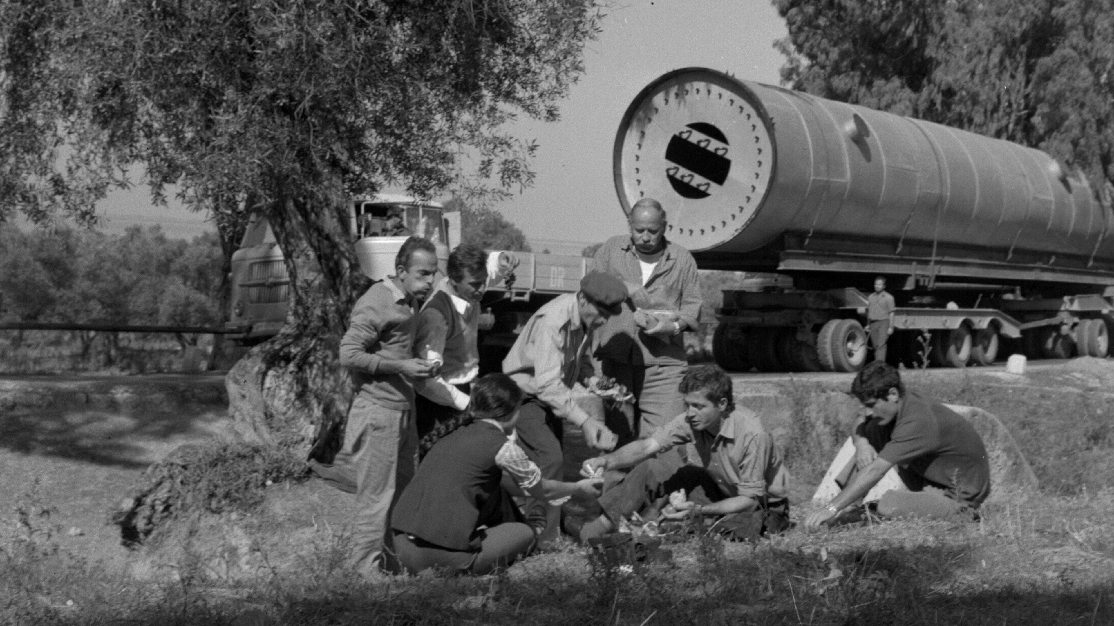 A Difficult Journey 1977 movie scene