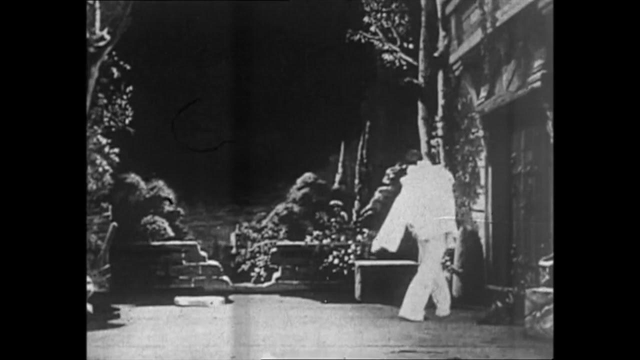 A Moonlight Serenade 1903 movie scene