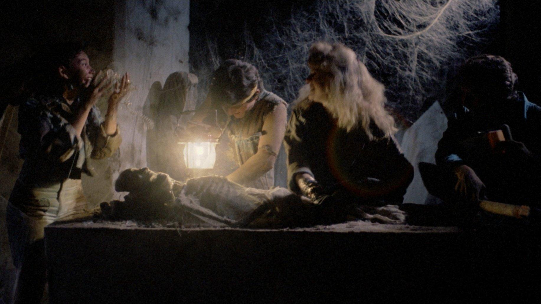 Grave Robbers 1989 movie scene