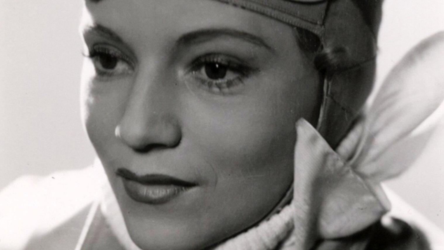 Anne-Marie 1936 movie scene