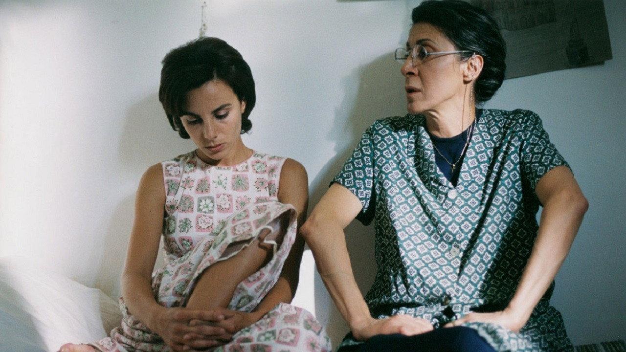 Incantesimo napoletano 2002 movie scene
