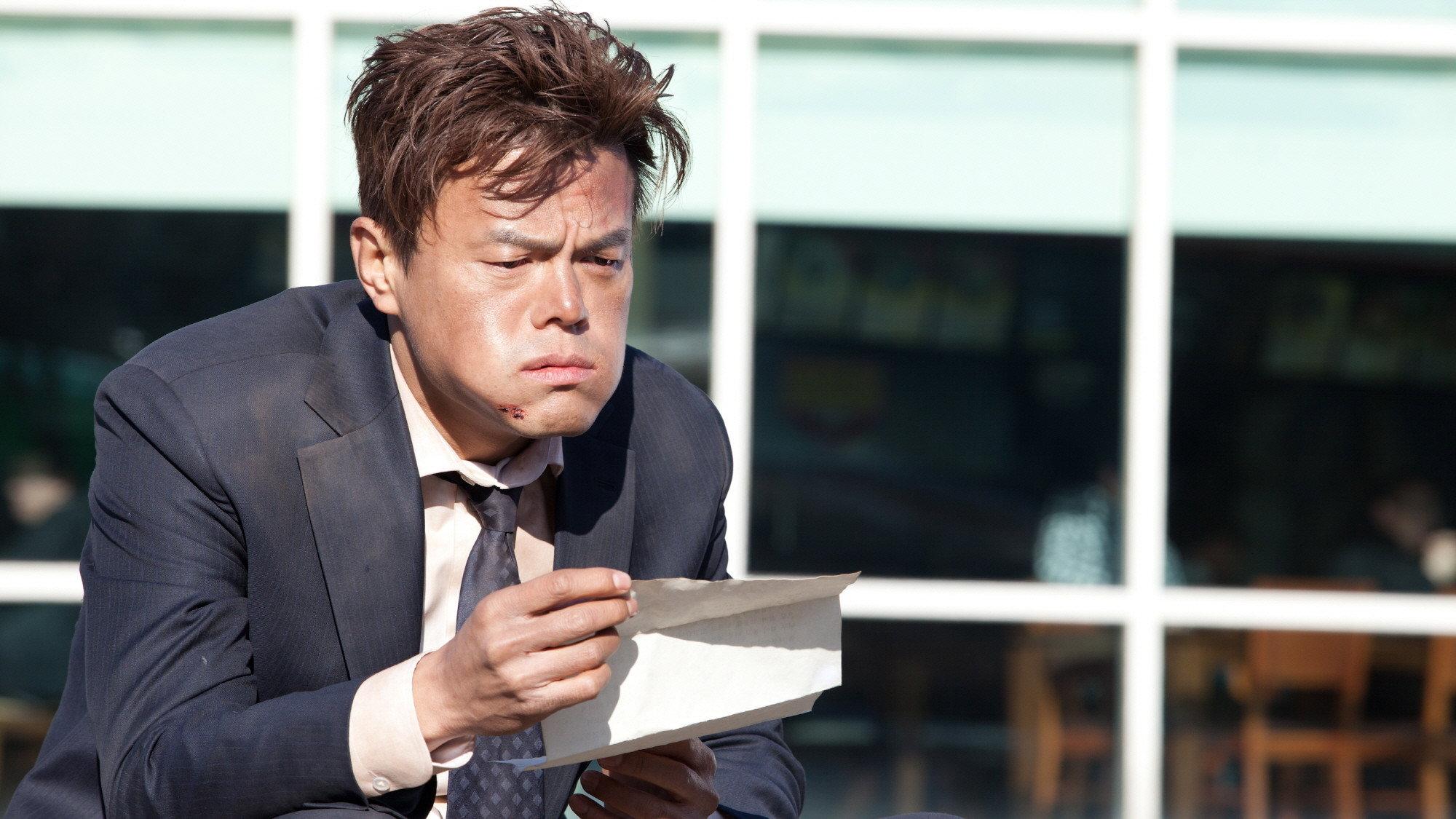 A Millionaire on the Run 2012 movie scene
