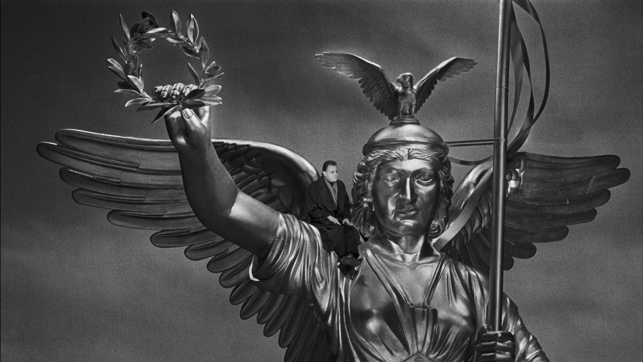 Wings of Desire 1987 movie scene