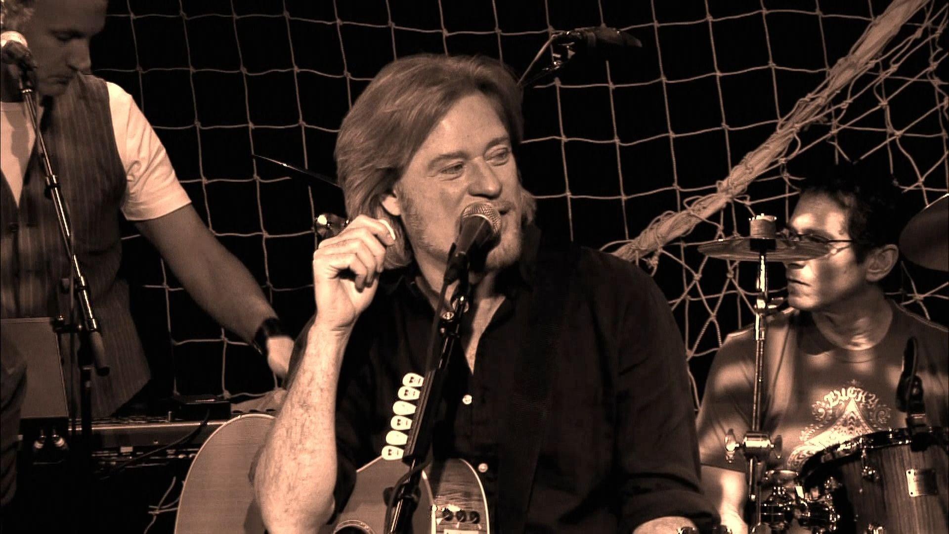 Daryl Hall and John Oates - Live at the Troubadour 2008 movie scene