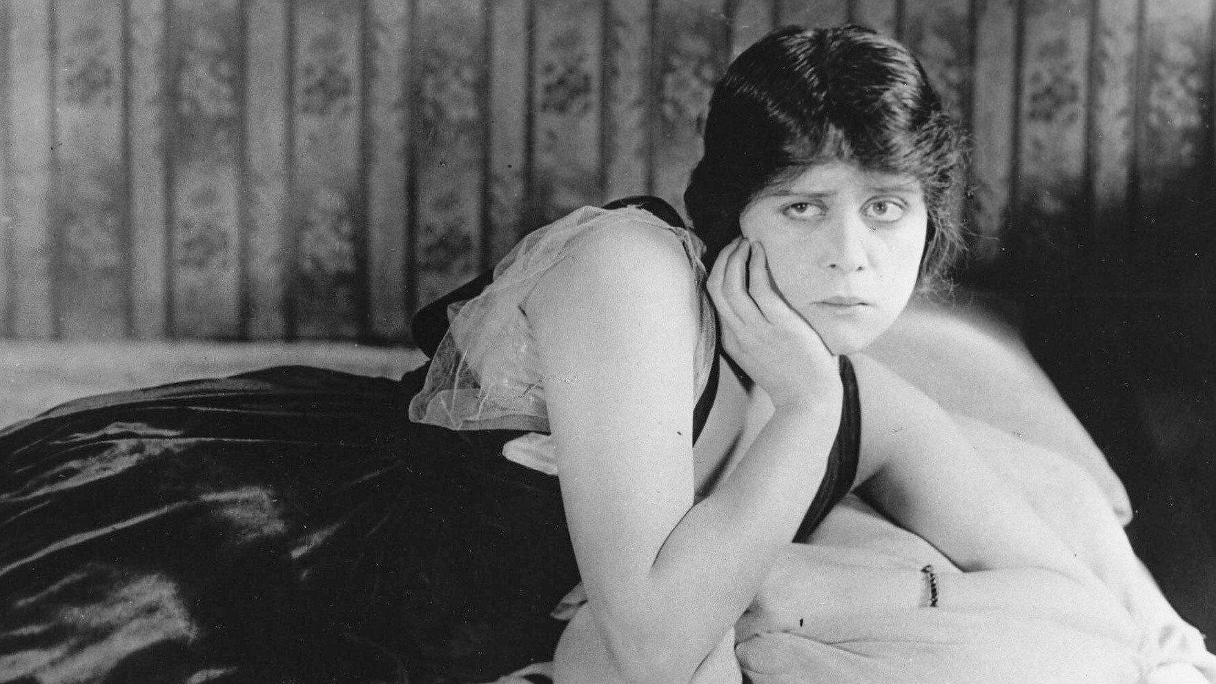 Lure of Ambition 1919 movie scene