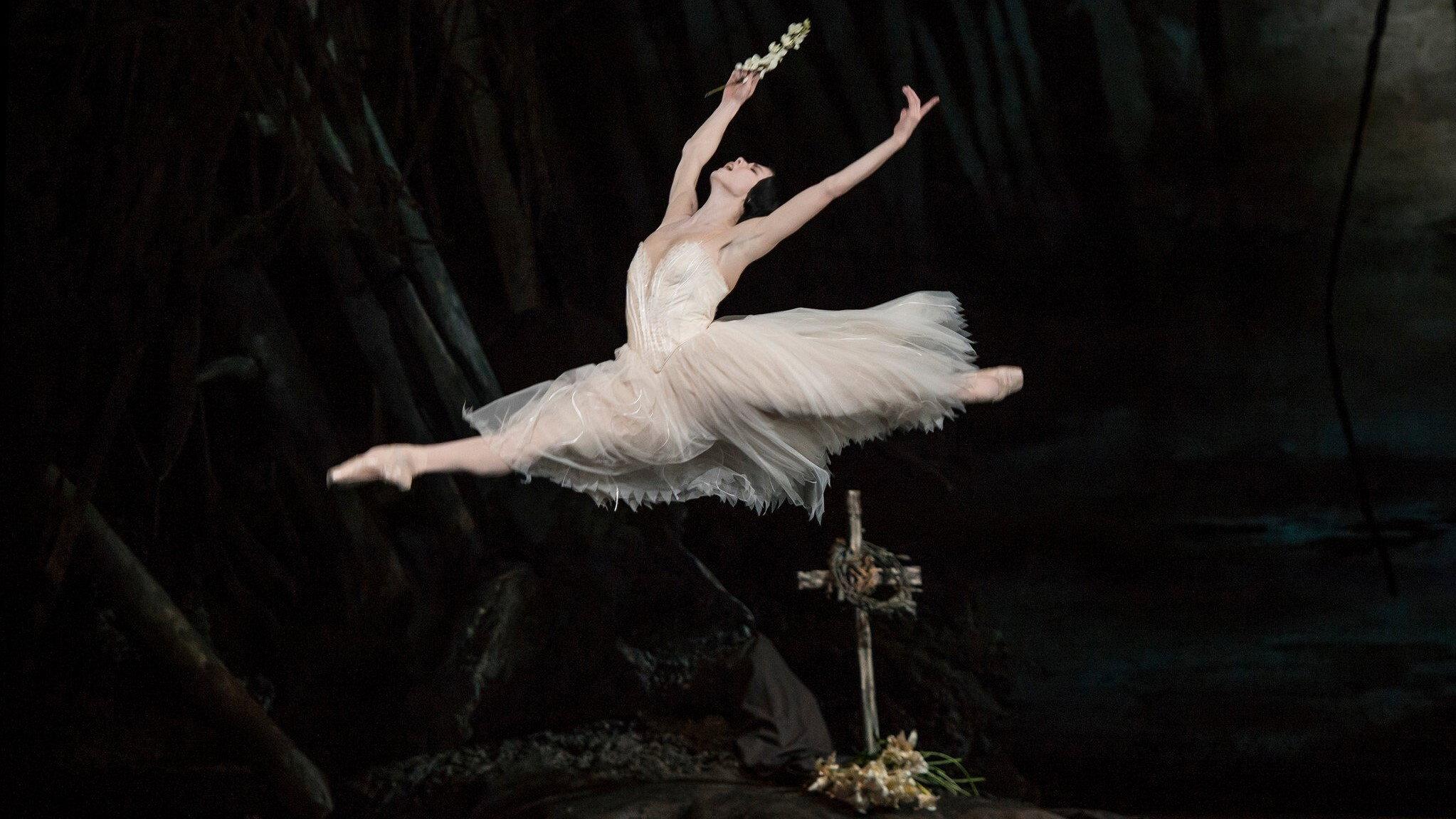 Giselle 2014 movie scene