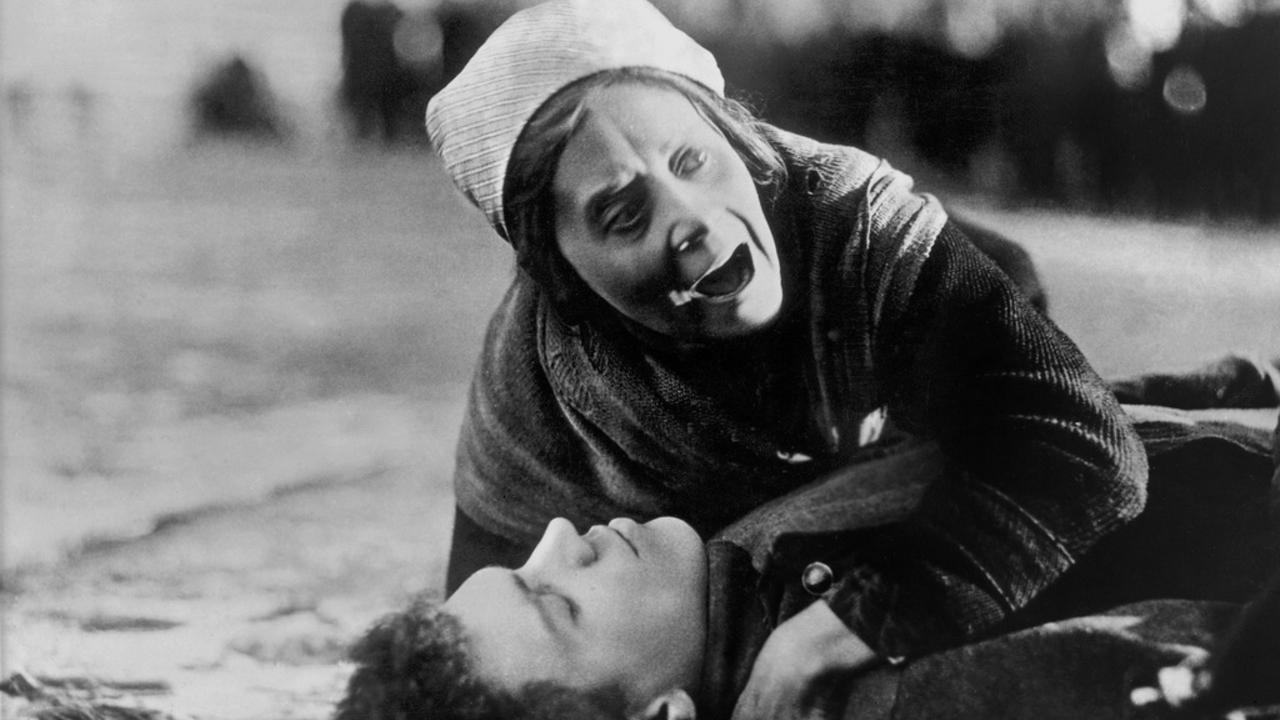 Mother 1926 movie scene