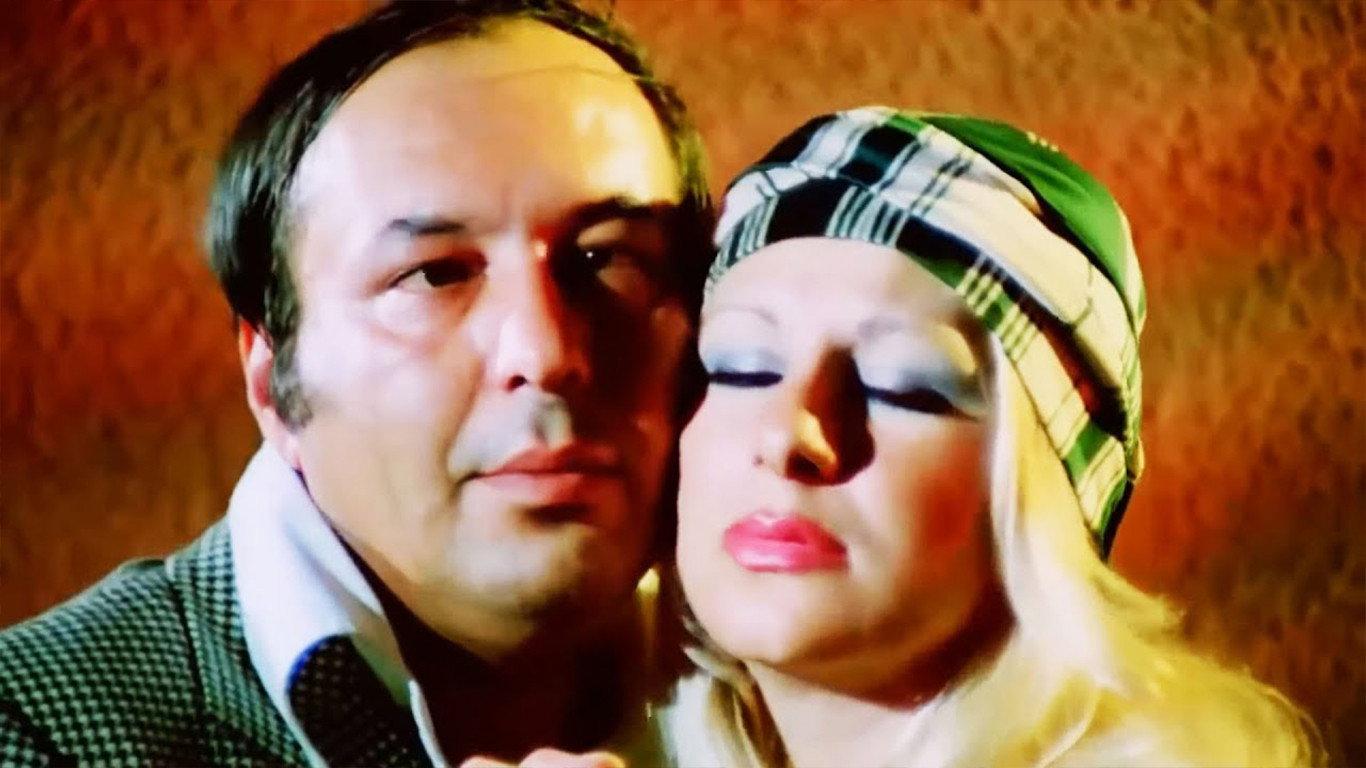 Eksik Etek 1976 movie scene