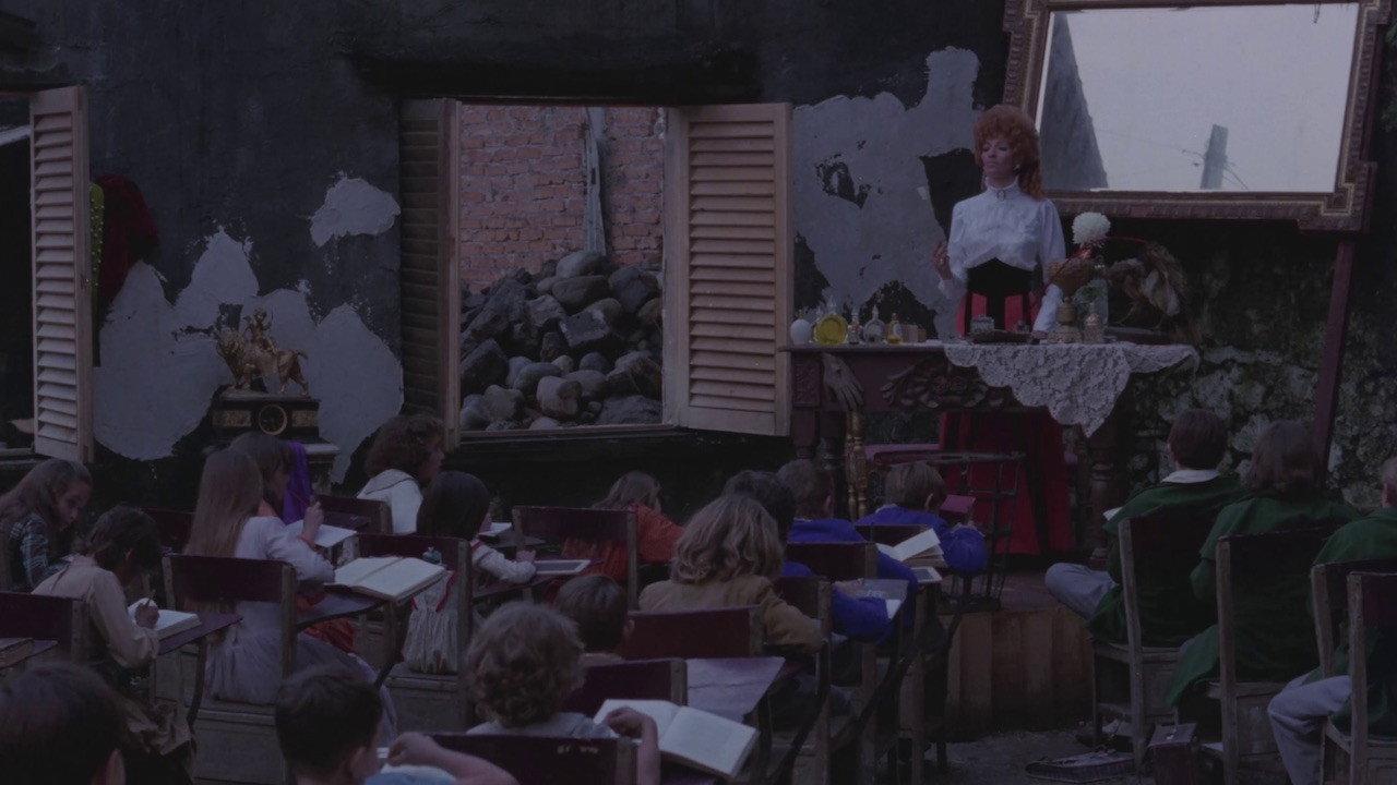 Pubertinaje 1978 movie scene