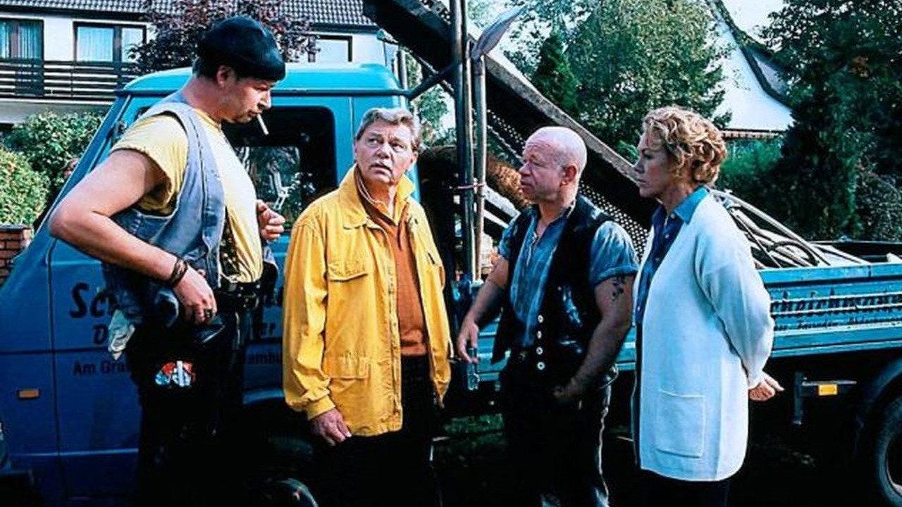 Der kleine Dachschaden 1998 movie scene