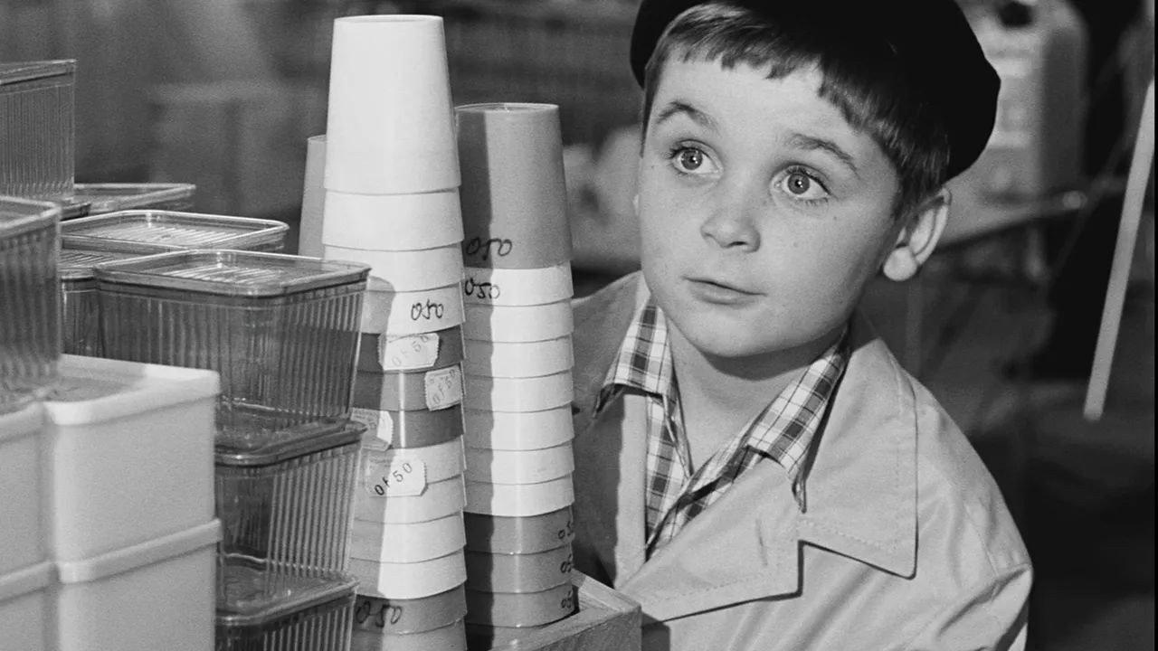 Bebert and the Train 1963 movie scene