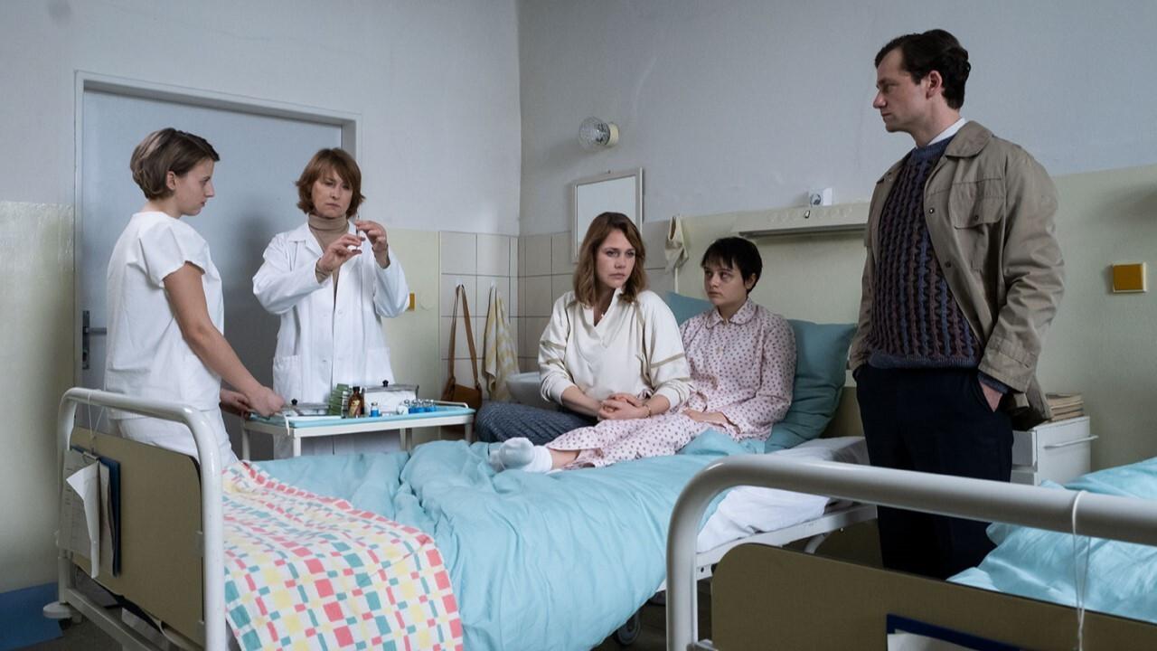 Kranke Geschäfte 2019 movie scene