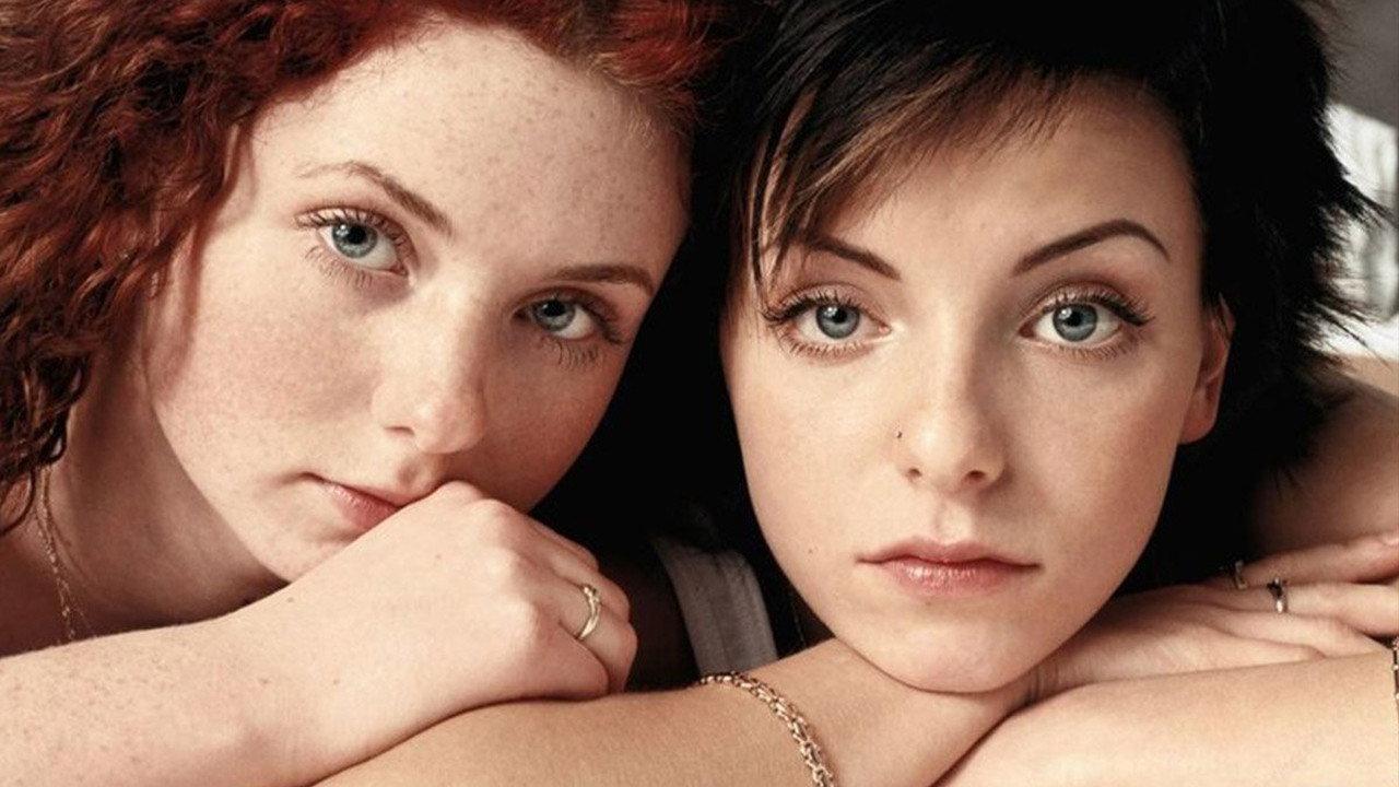 t.A.T.u. Live in Romania 2002 movie scene
