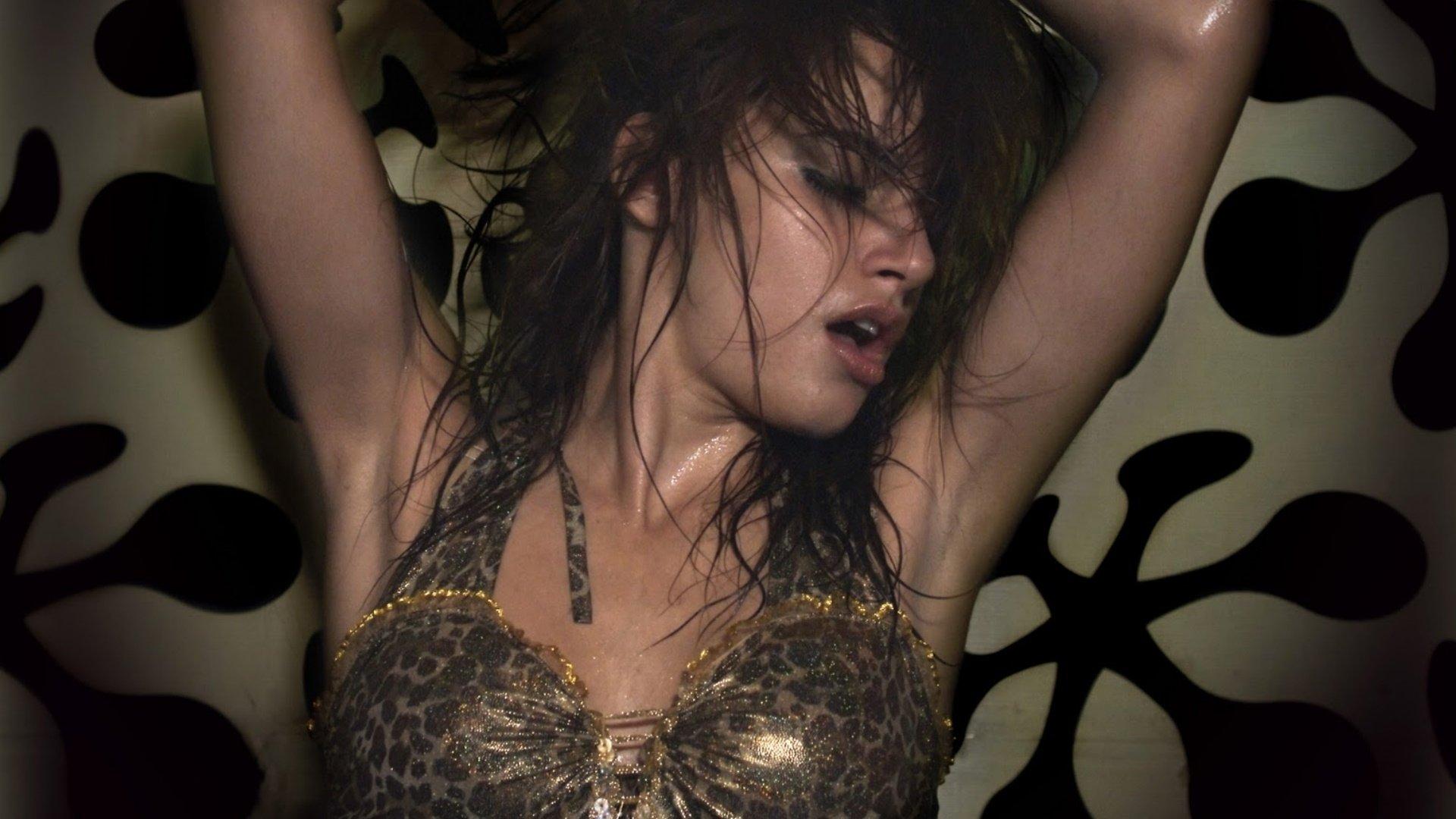 Clip 2012 movie scene