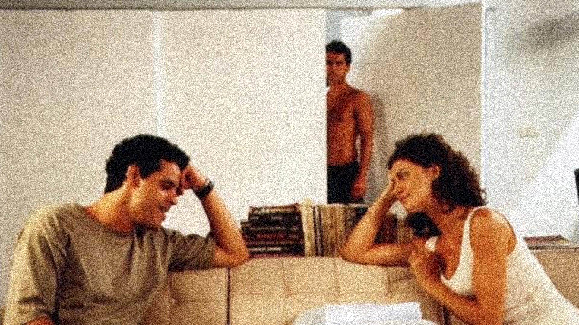 Dom 2003 movie scene