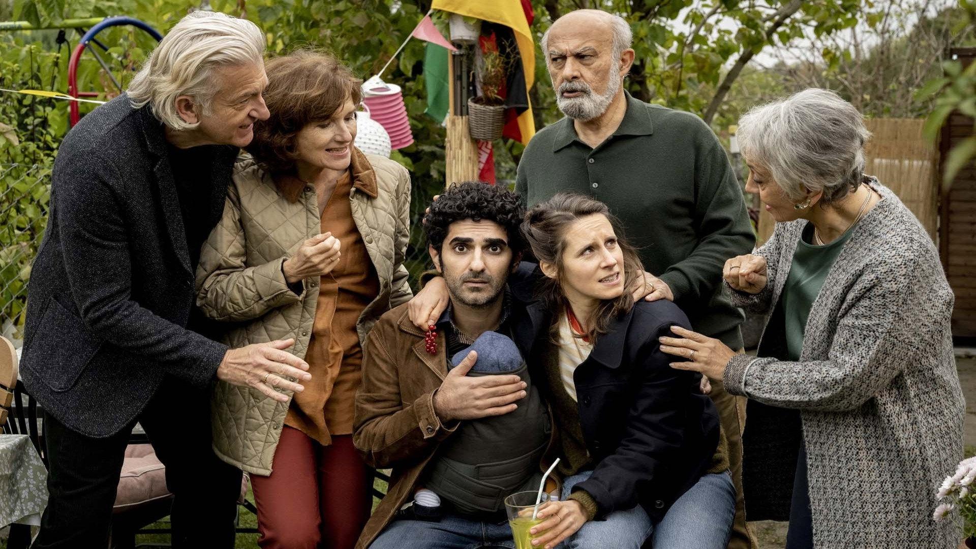 Familie ist ein Fest - Taufalarm 2021 movie scene