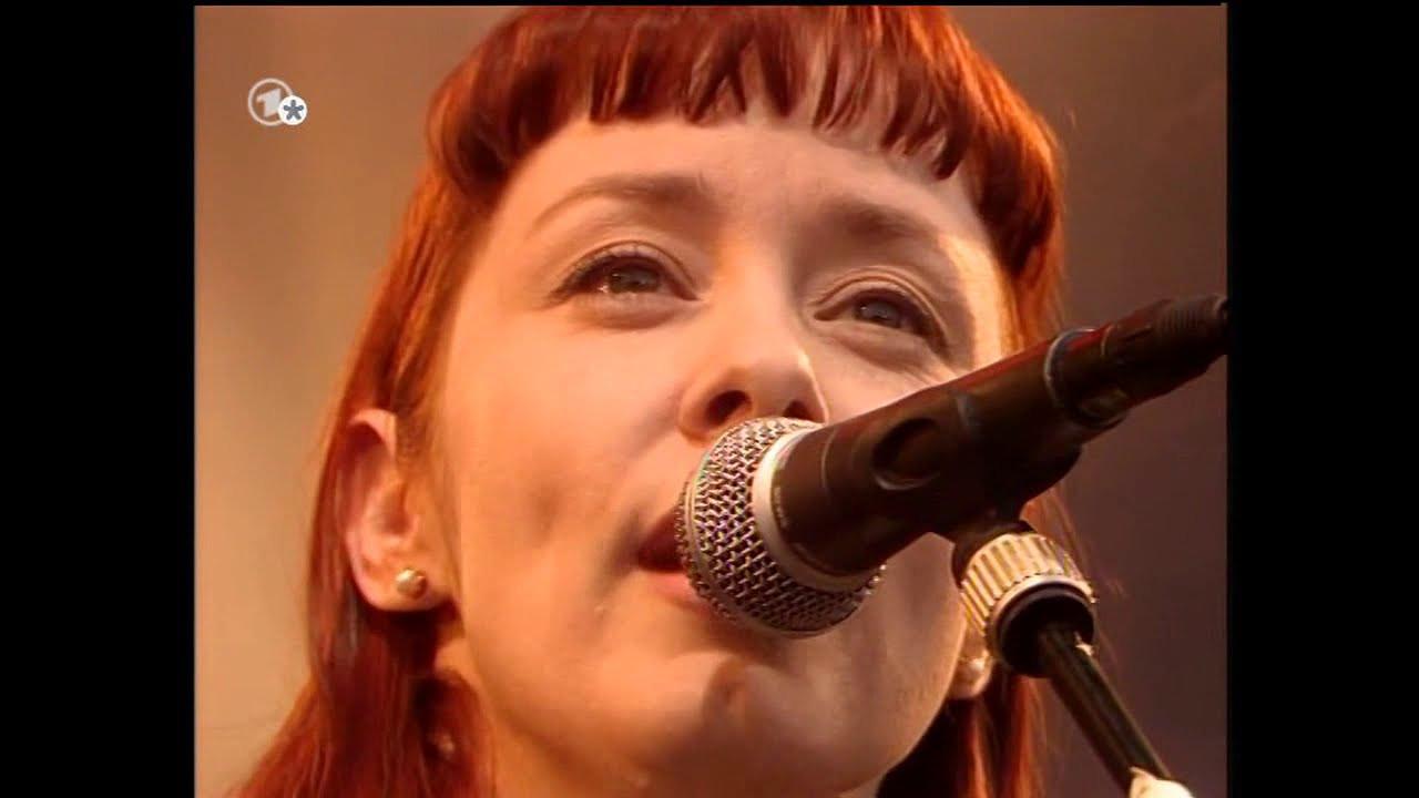Suzanne Vega Live in St Wendel 1989. 1989 movie scene